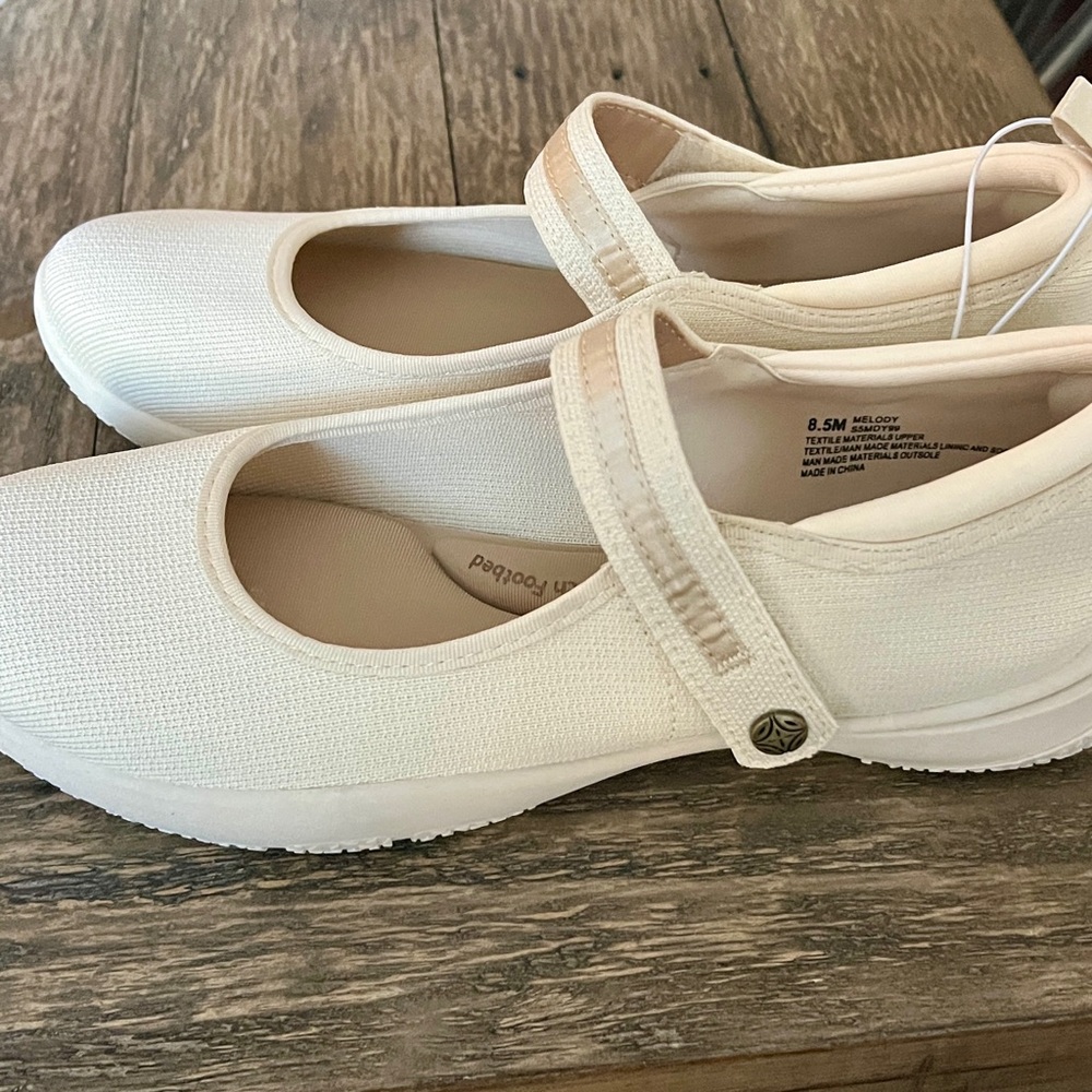 🟠NWT JSPORT by JAMBU Melody Mary Jane Shoe in Cream Sz 8.5